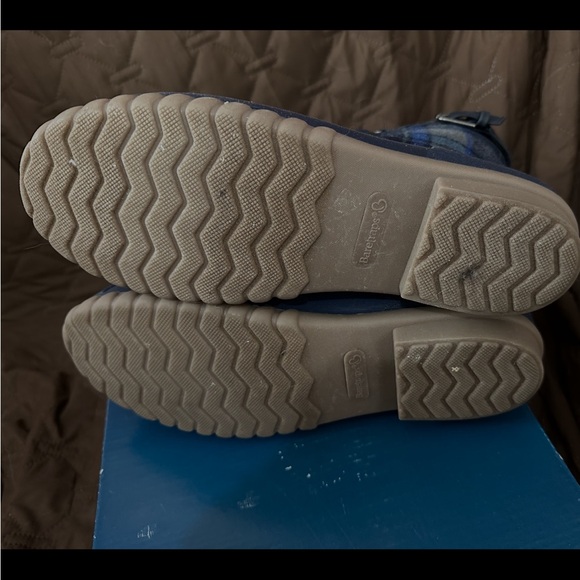 Bear traps boots. - Picture 2 of 3